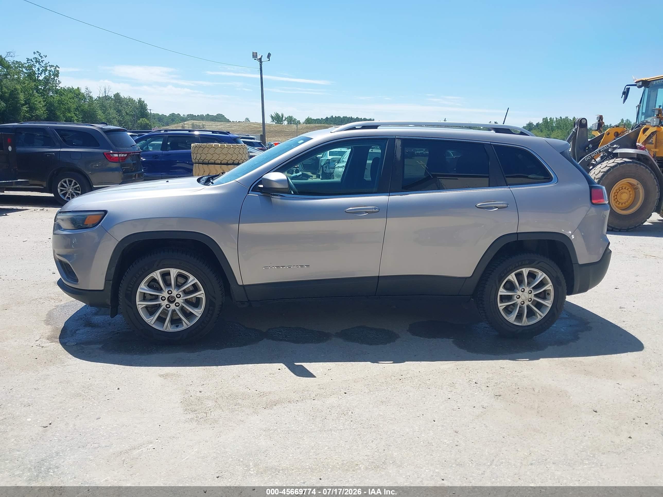 2019 JEEP CHEROKEE LATITUDE 4X4