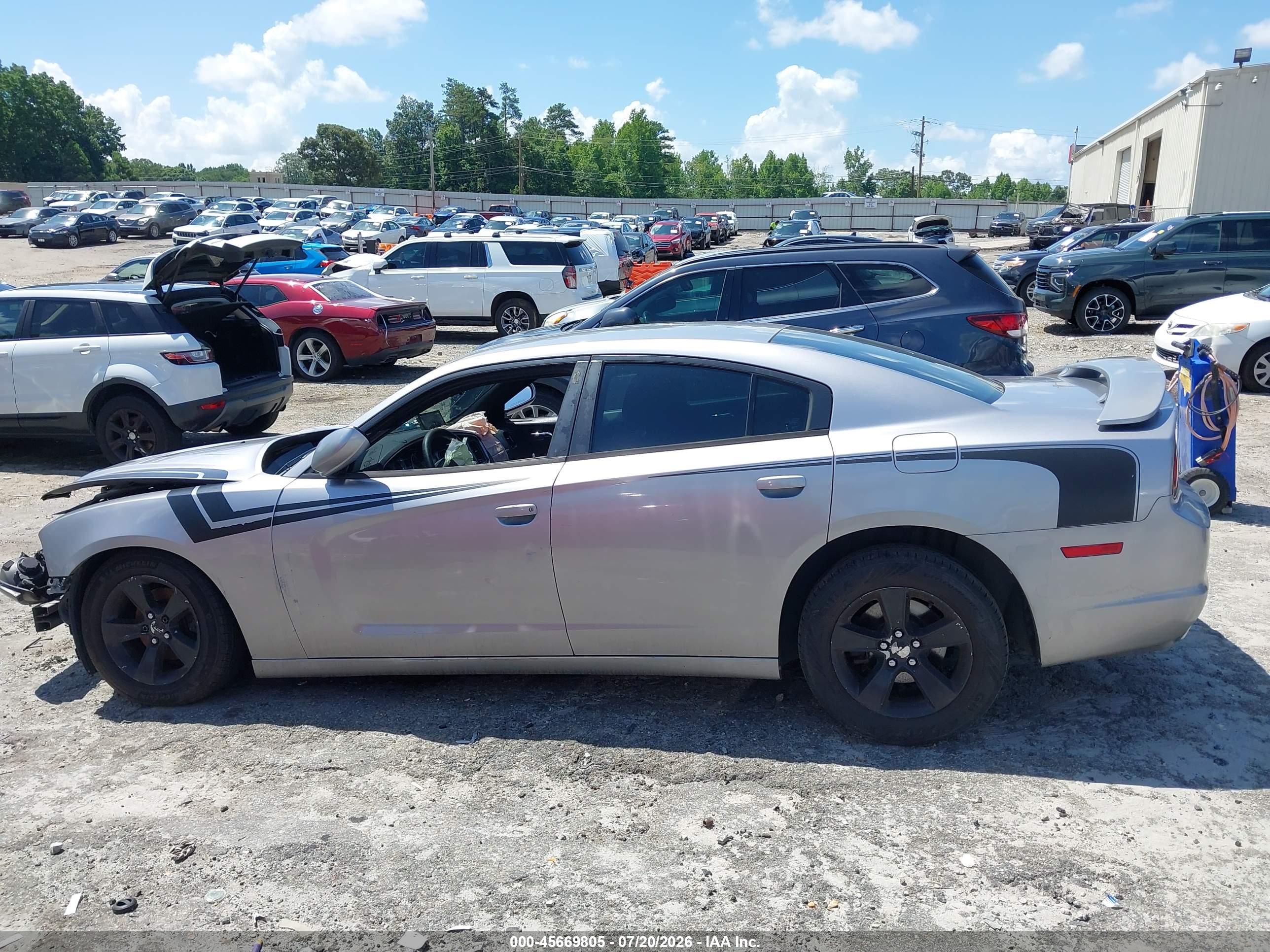2013 DODGE CHARGER SE