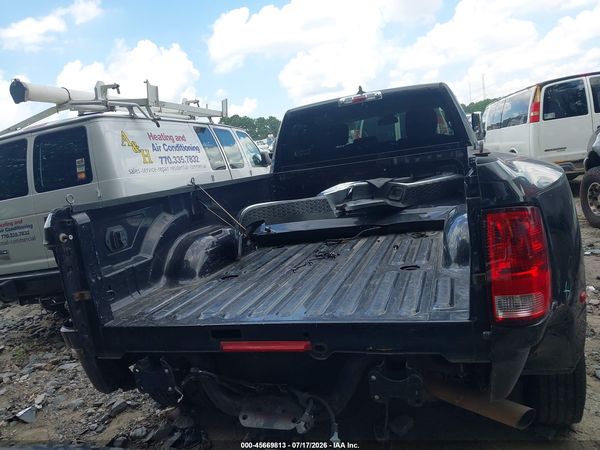 2017 RAM 3500 TRADESMAN  4X2 8' BOX
