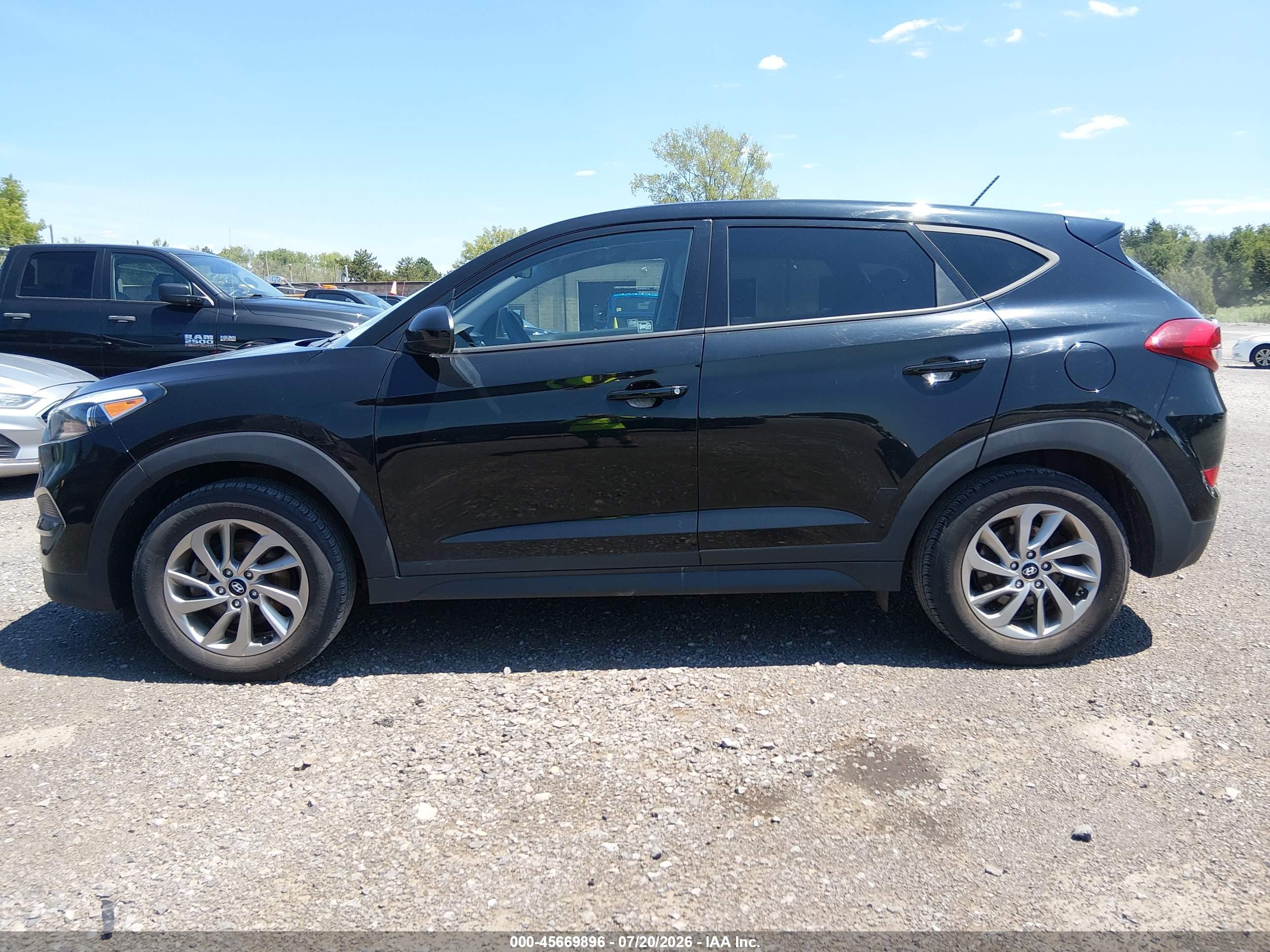 2018 HYUNDAI TUCSON SE