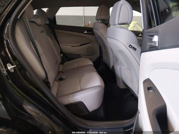 2018 HYUNDAI TUCSON SE