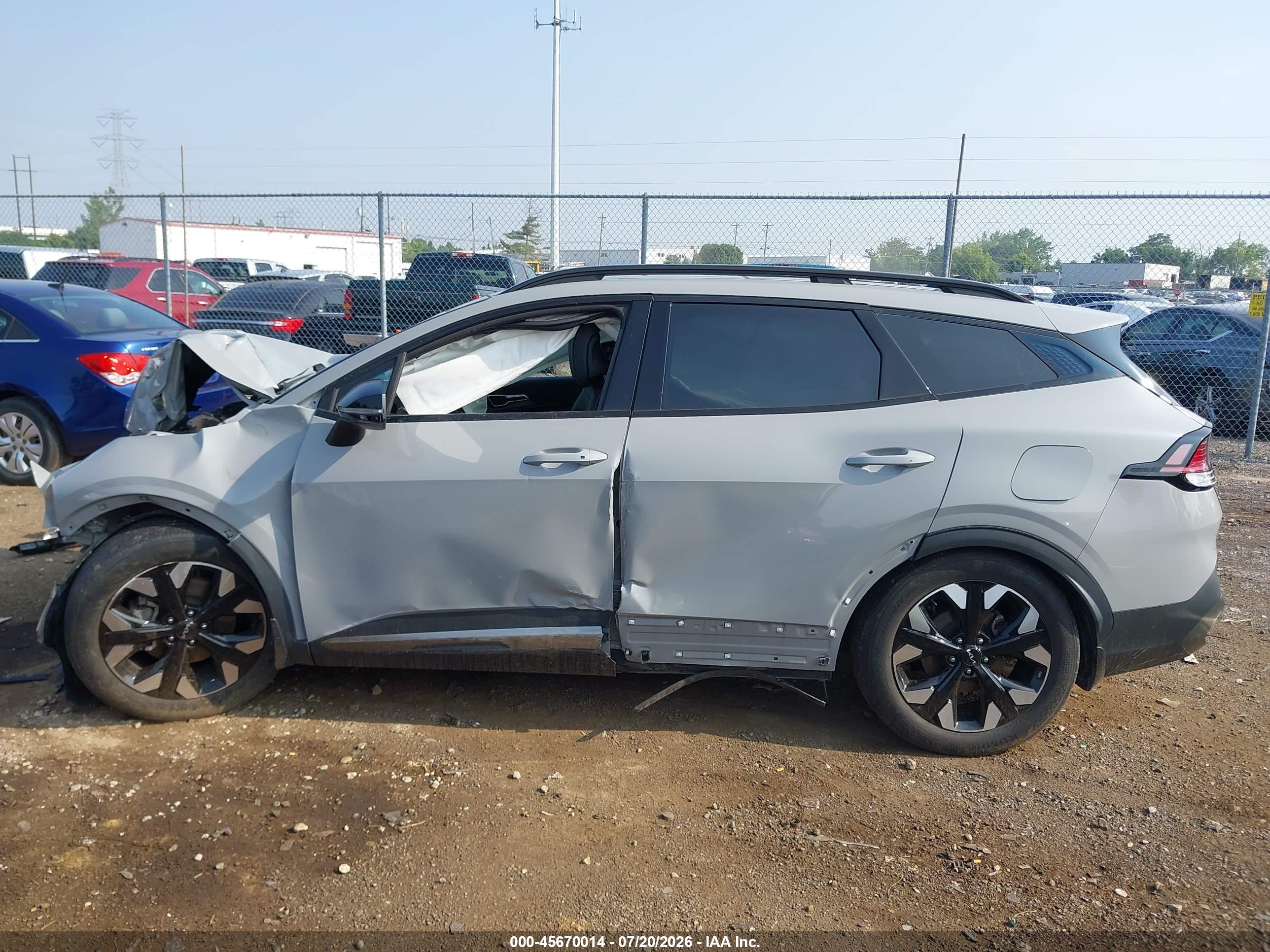 2023 KIA SPORTAGE X-LINE