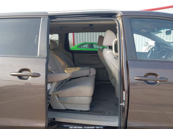 2016 KIA SEDONA LX
