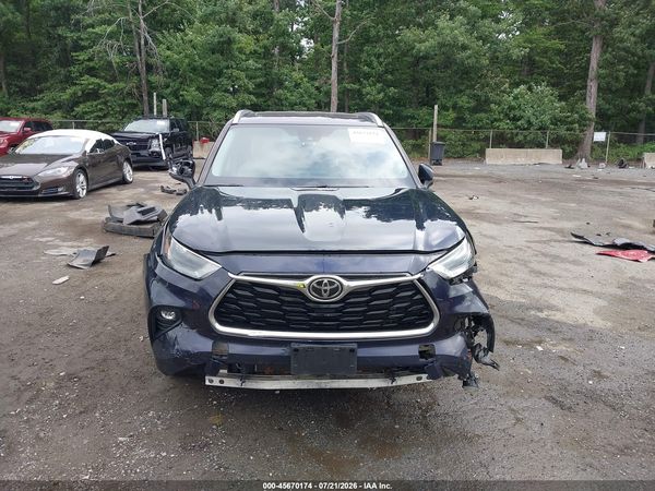 2022 TOYOTA HIGHLANDER XLE