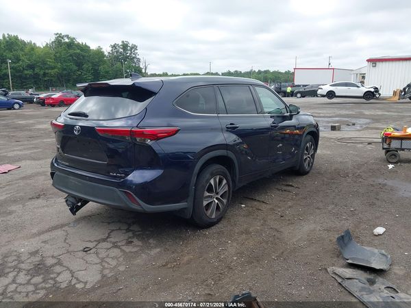 2022 TOYOTA HIGHLANDER XLE