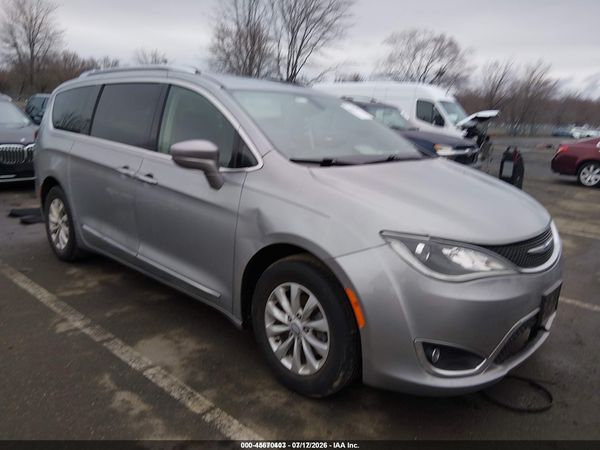 2019 CHRYSLER PACIFICA TOURING L — I1