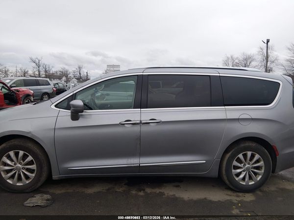 2019 CHRYSLER PACIFICA TOURING L — I117