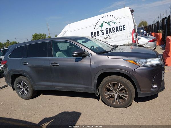 2019 TOYOTA HIGHLANDER LE