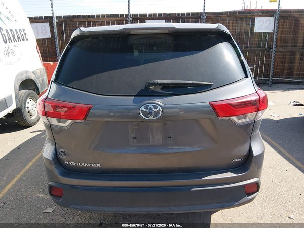 2019 TOYOTA HIGHLANDER LE