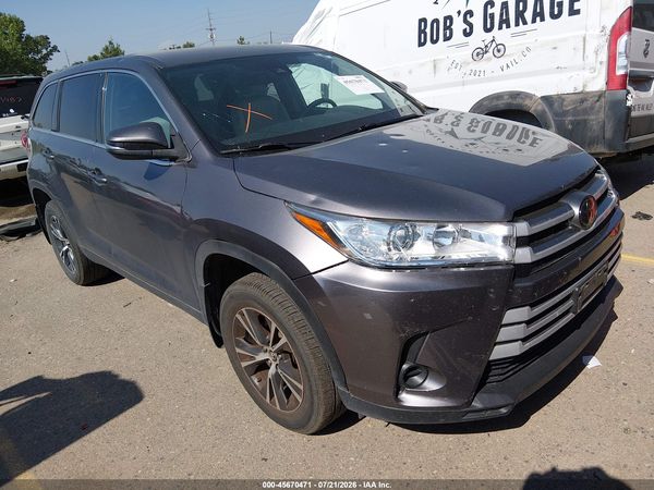 2019 TOYOTA HIGHLANDER LE