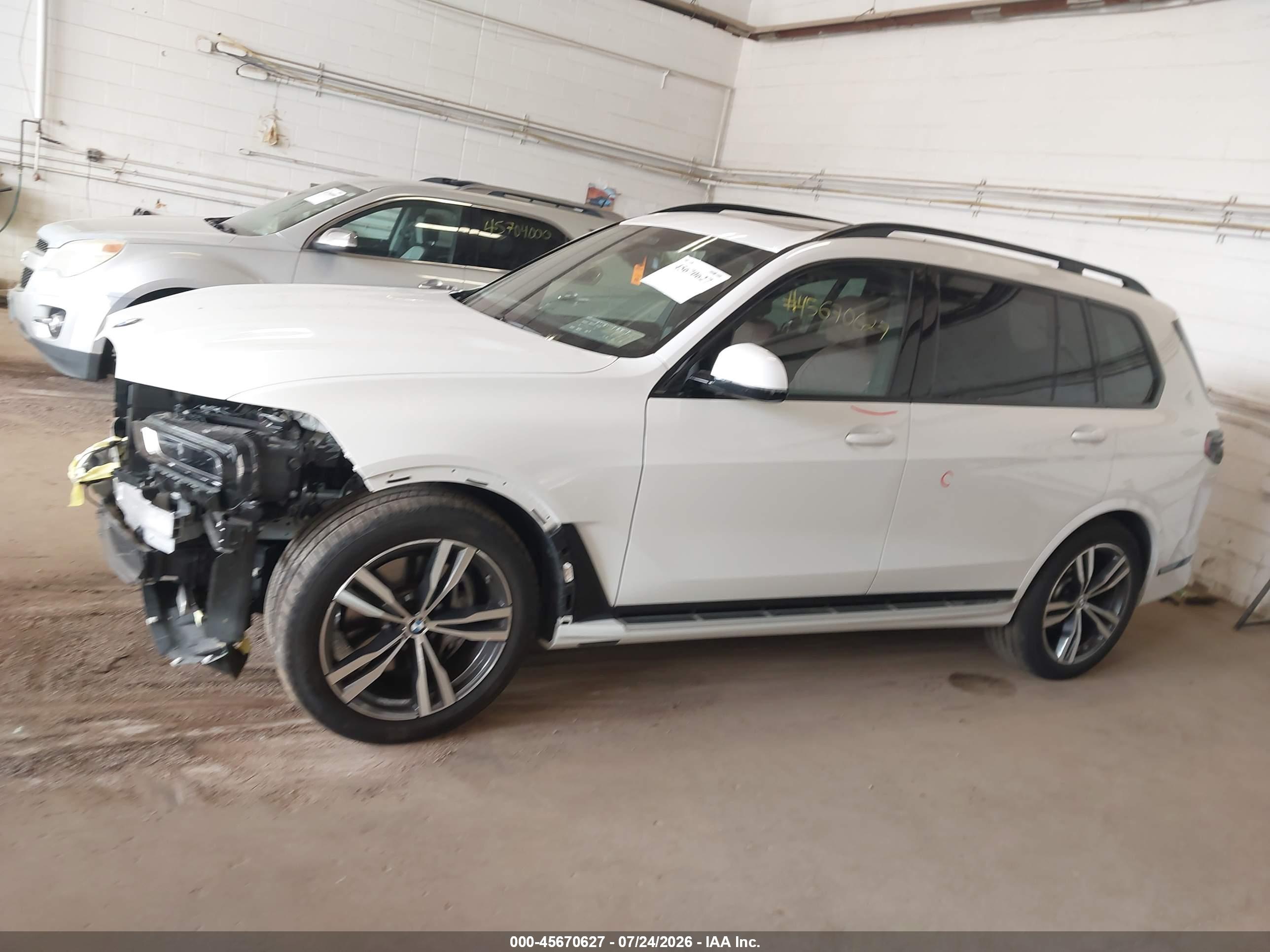 2027 BMW X7 xDrive40i