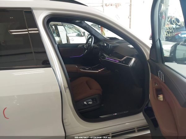 2027 BMW X7 xDrive40i