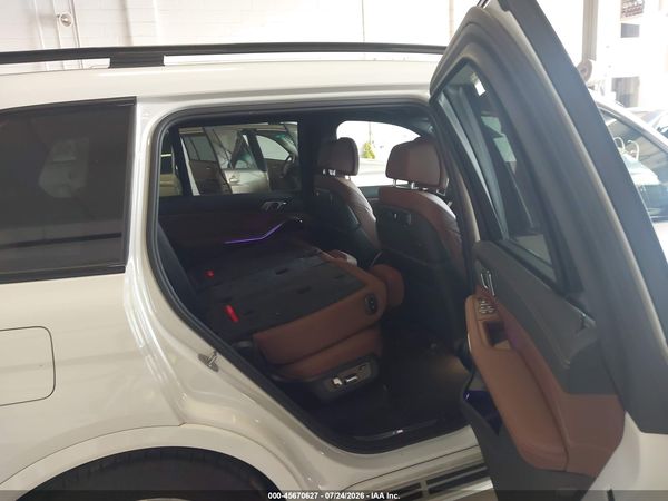 2027 BMW X7 xDrive40i
