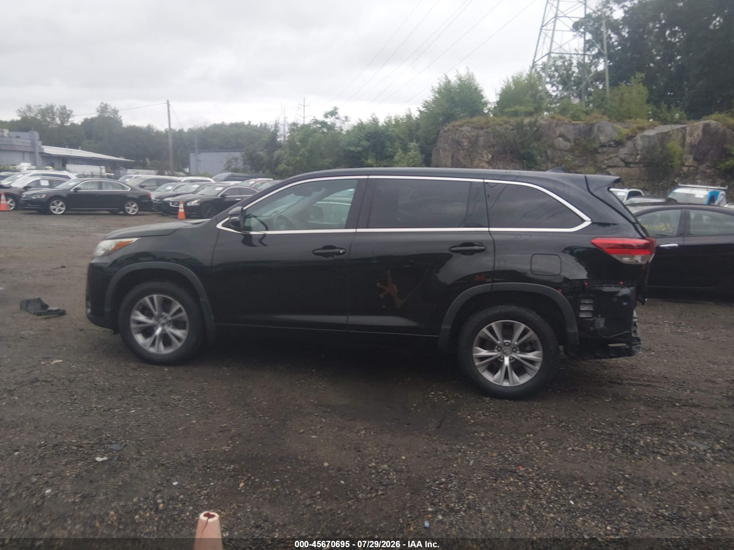 2018 TOYOTA HIGHLANDER XLE