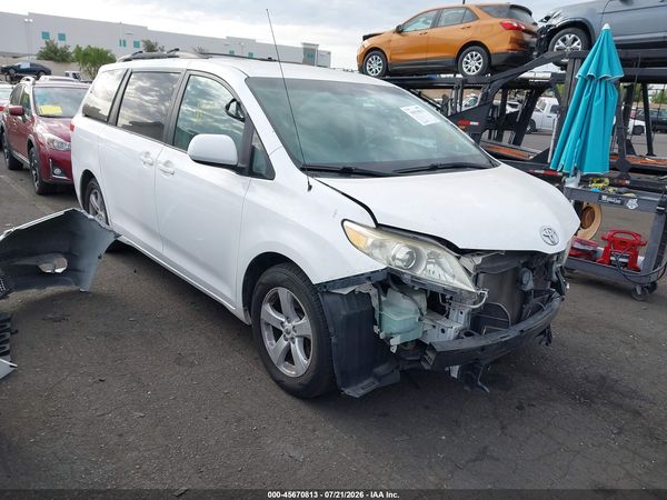 2012 TOYOTA SIENNA LE V6 8 PASSENGER — I1