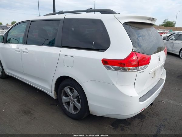 2012 TOYOTA SIENNA LE V6 8 PASSENGER — I3