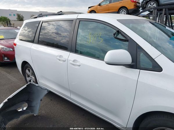 2012 TOYOTA SIENNA LE V6 8 PASSENGER — I116