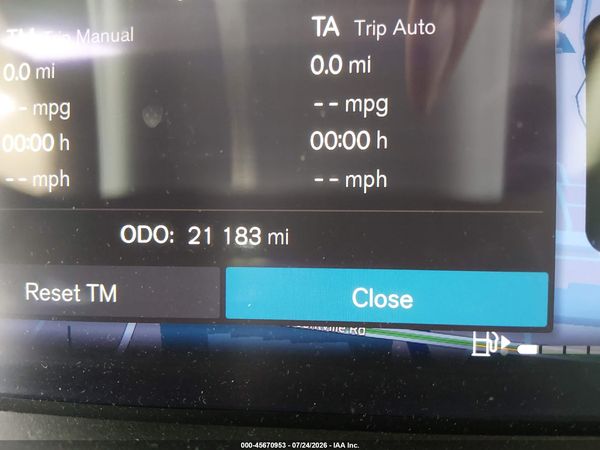 2024 VOLVO XC40 B5 ULTIMATE DARK THEME