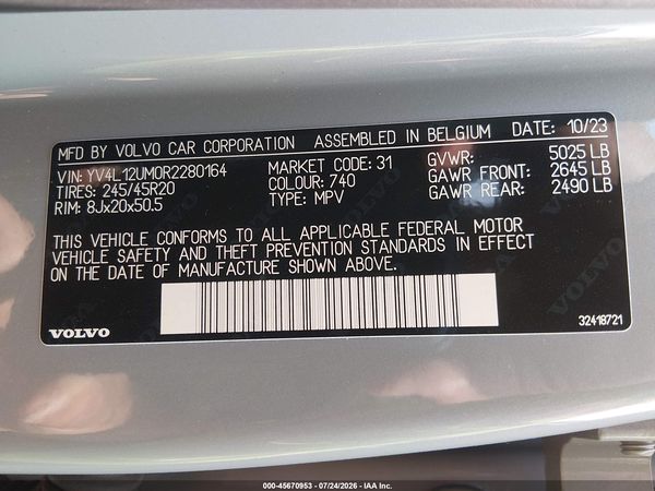2024 VOLVO XC40 B5 ULTIMATE DARK THEME