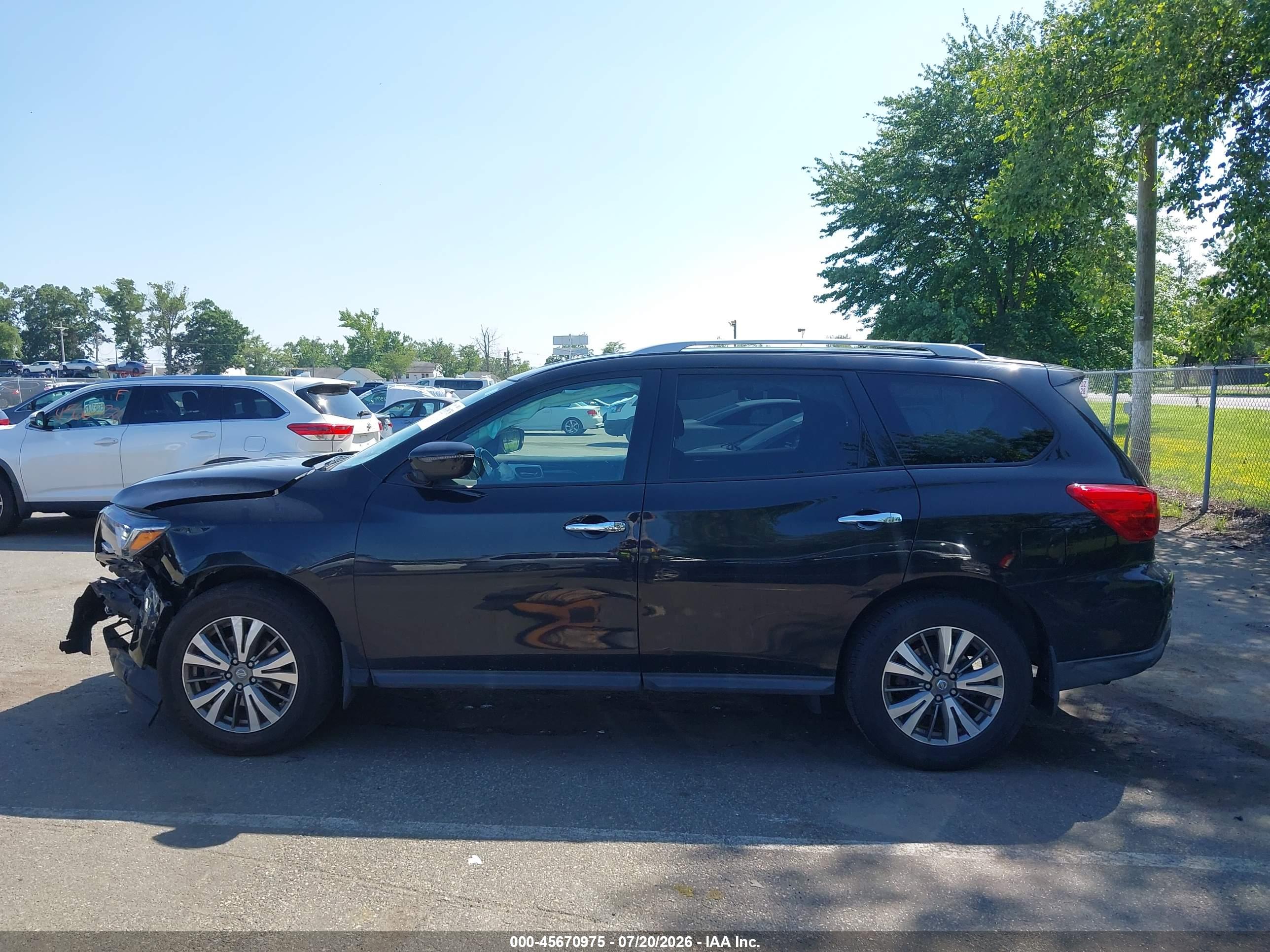 2019 NISSAN PATHFINDER SV