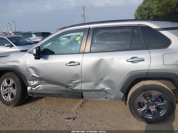 2022 TOYOTA RAV4 XLE