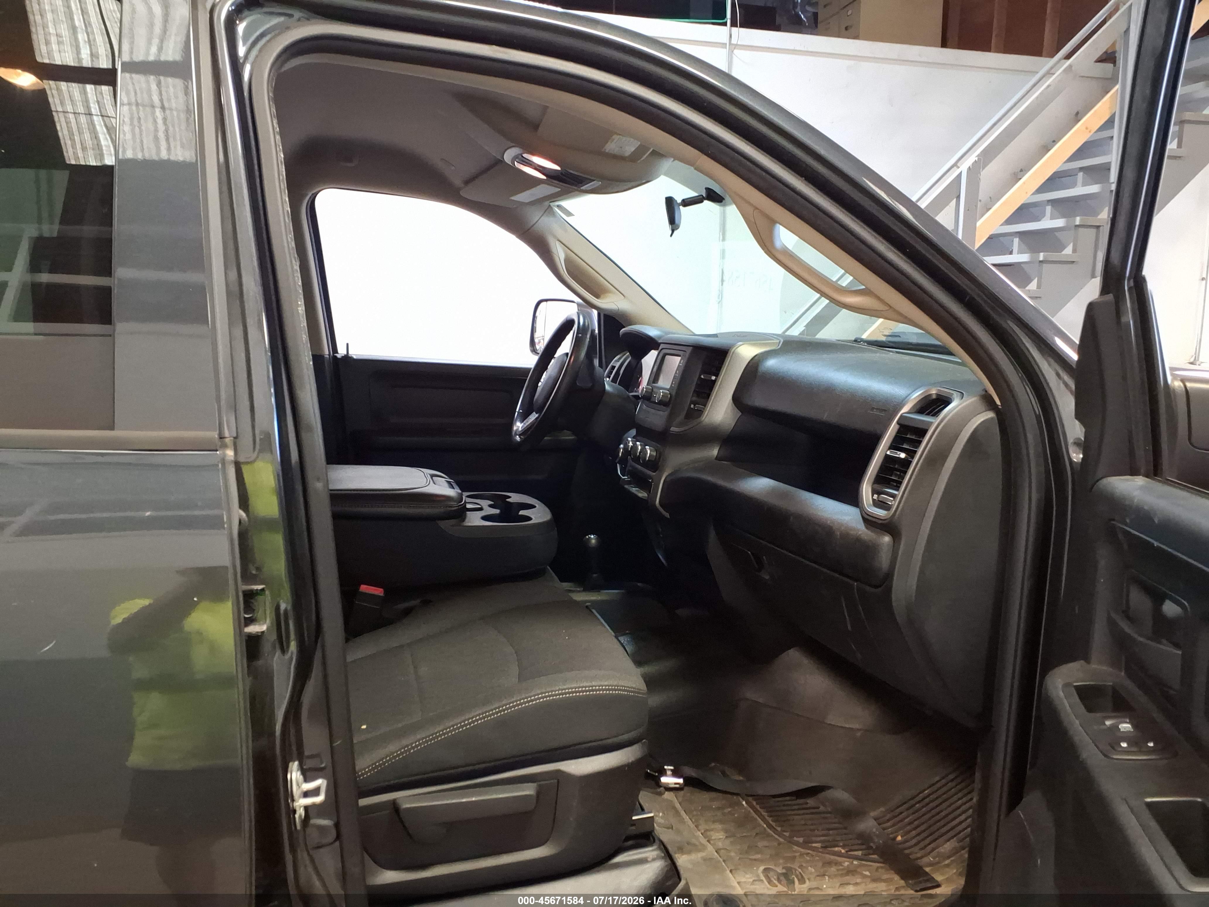 2020 RAM 3500 TRADESMAN  4X4 6'4 BOX