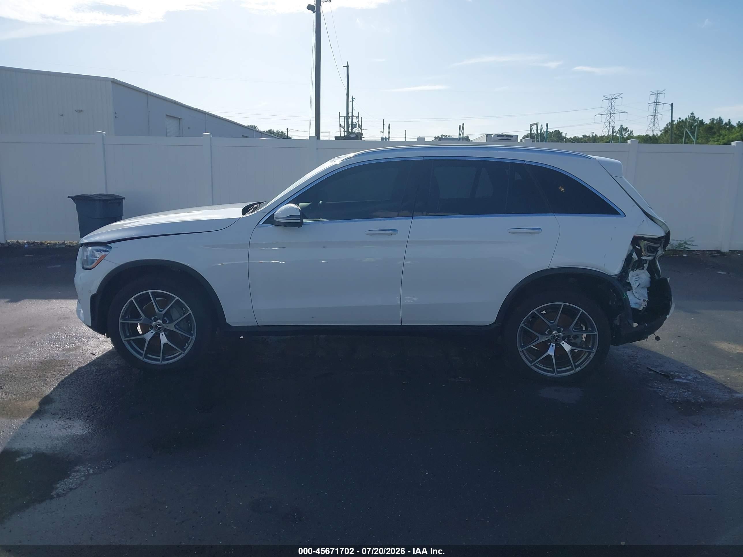 2021 MERCEDES-BENZ GLC 300 4MATIC SUV