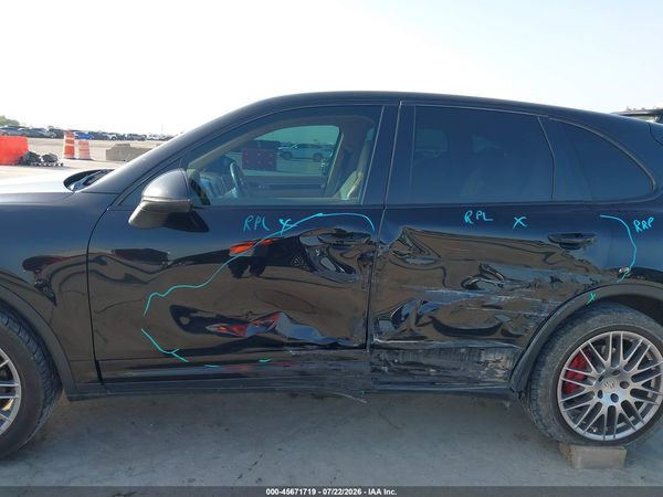2015 PORSCHE CAYENNE S
