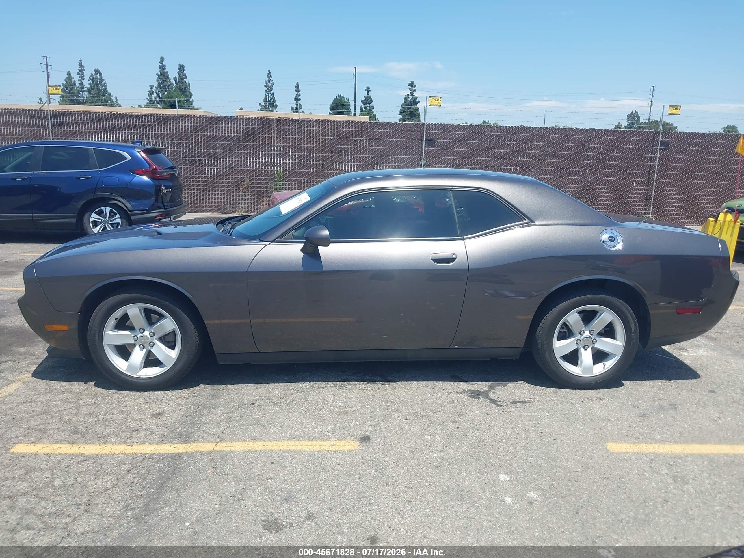 2014 DODGE CHALLENGER SXT