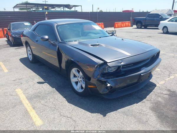 2014 DODGE CHALLENGER SXT