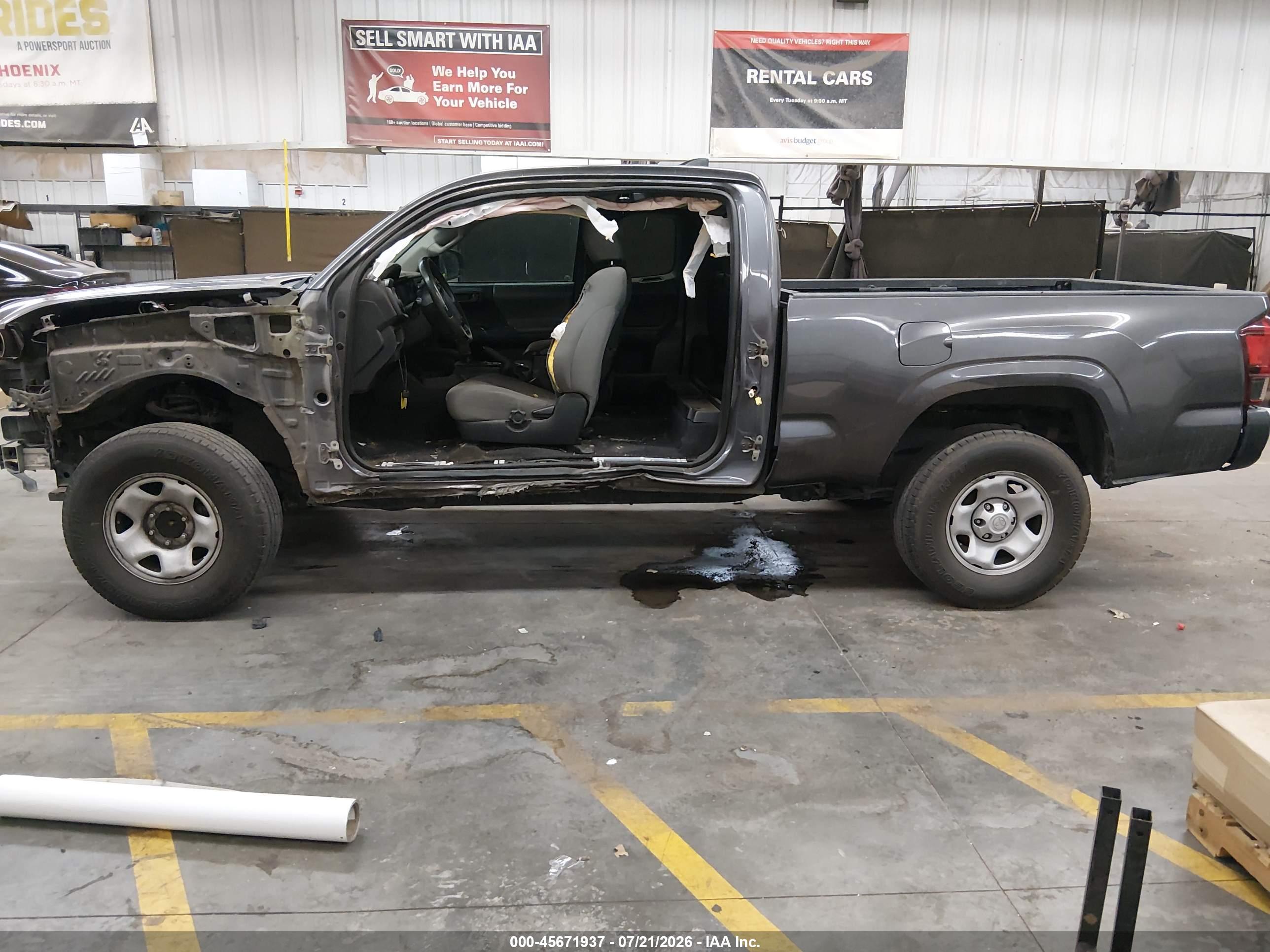 2018 TOYOTA TACOMA SR