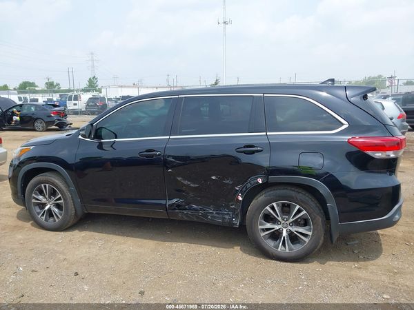 2017 TOYOTA HIGHLANDER LE PLUS