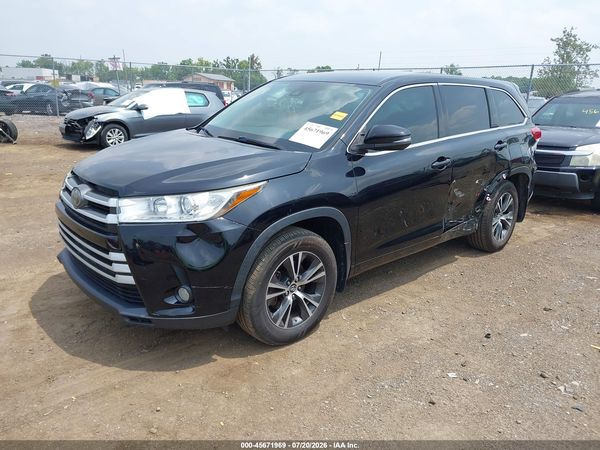 2017 TOYOTA HIGHLANDER LE PLUS