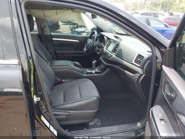 2017 TOYOTA HIGHLANDER LE PLUS