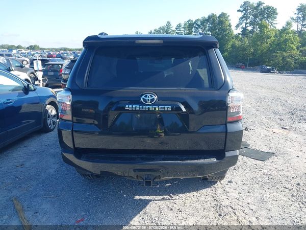 2022 TOYOTA 4RUNNER SR5