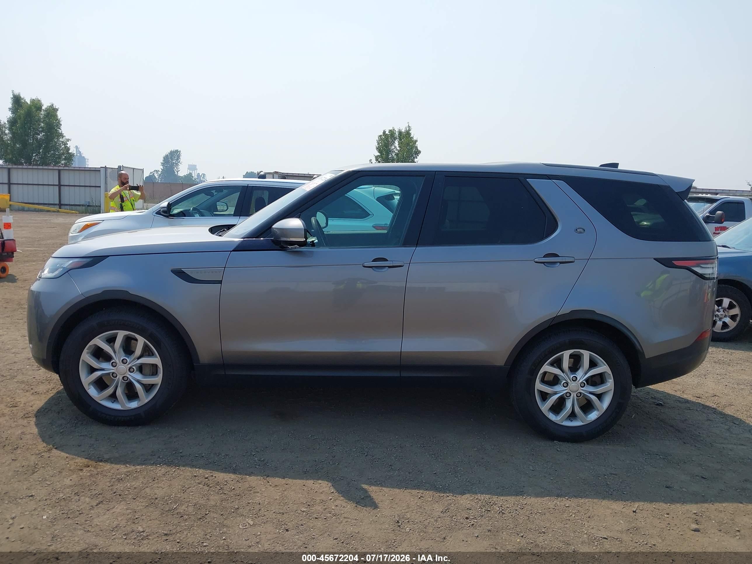 2020 LAND ROVER DISCOVERY SE