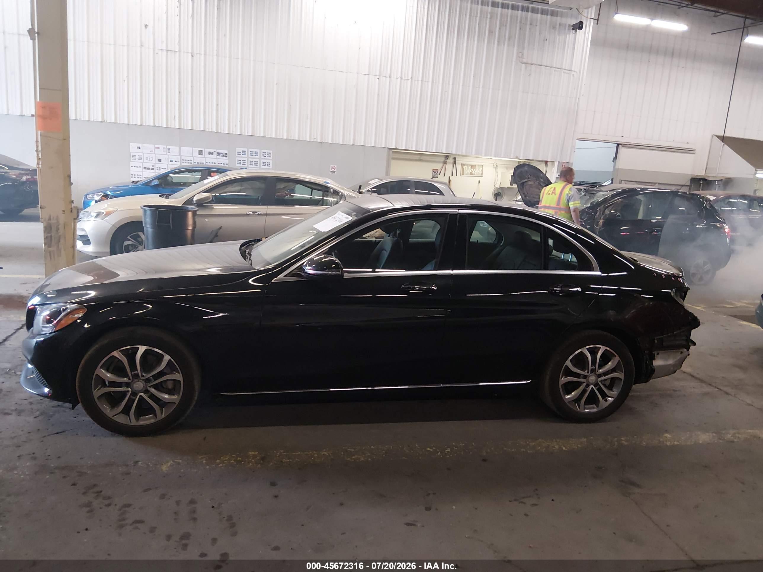 2016 MERCEDES-BENZ C 300