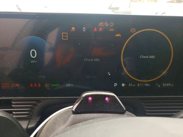 2025 HYUNDAI IONIQ 5 SEL