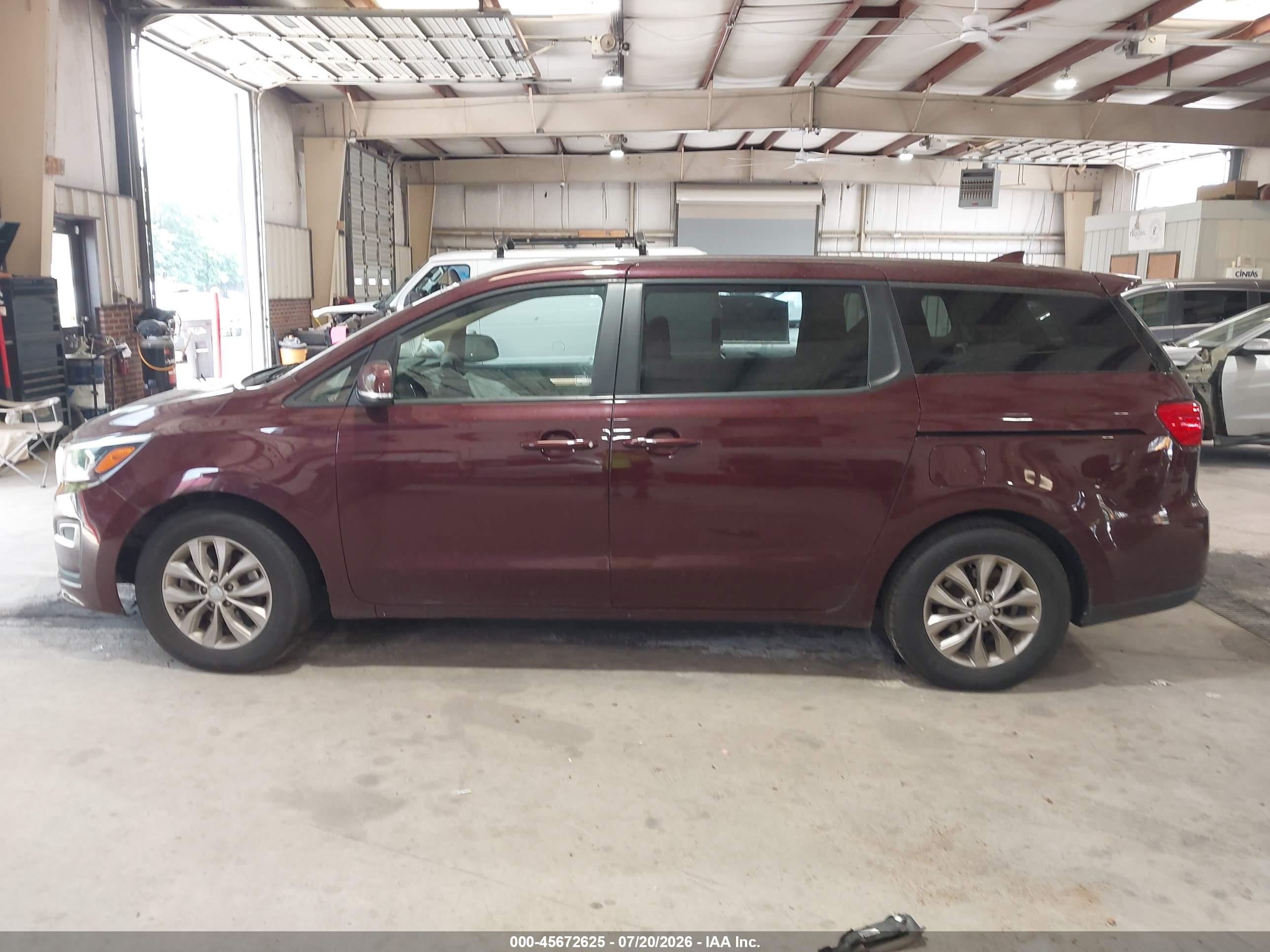 2019 KIA SEDONA LX