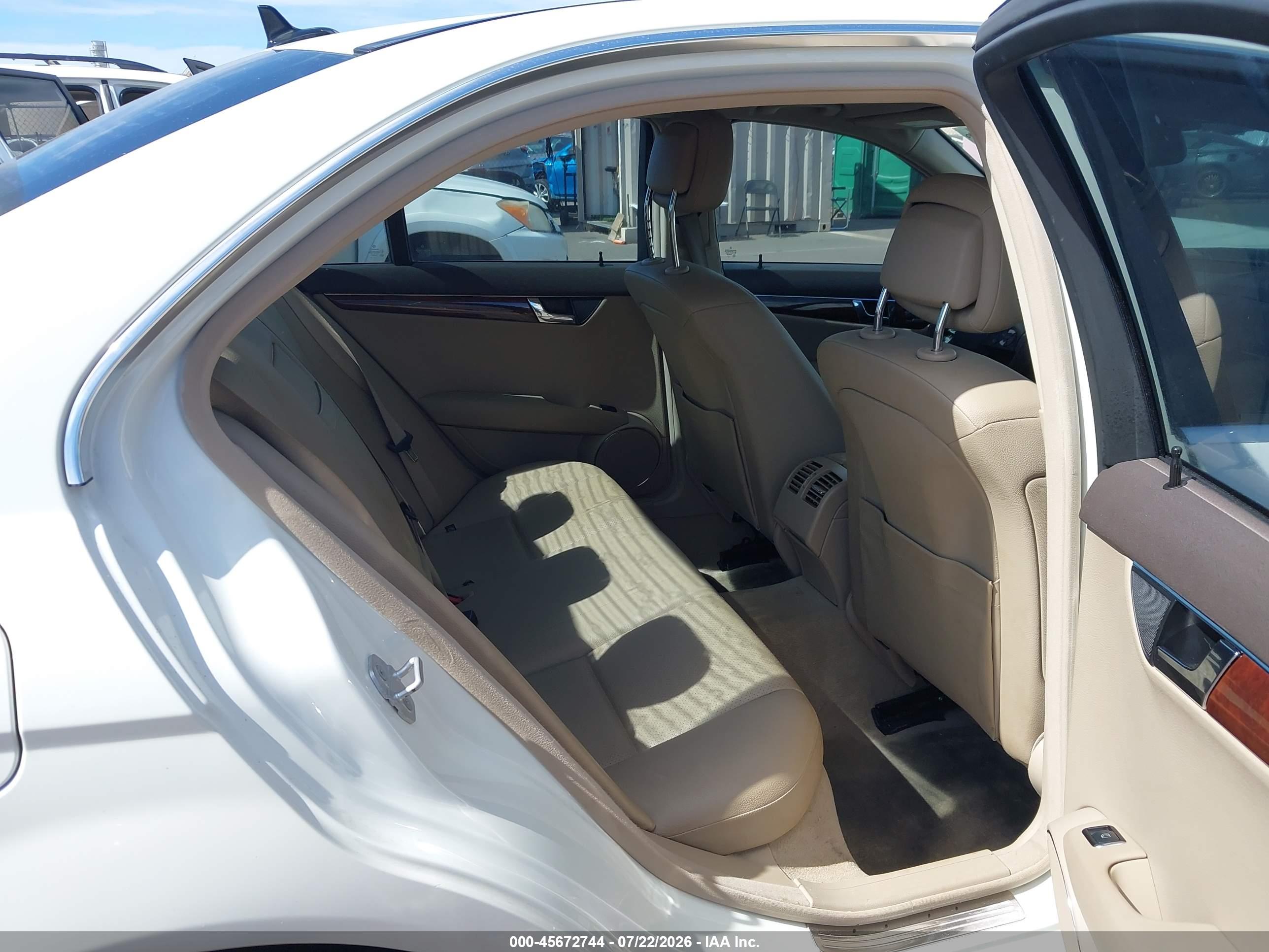 2010 MERCEDES-BENZ C 300 C300