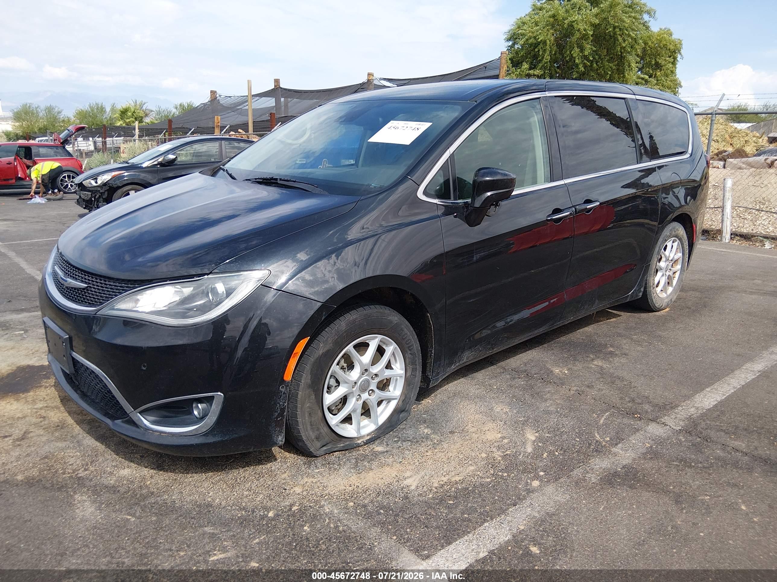 2020 CHRYSLER PACIFICA TOURING — I2
