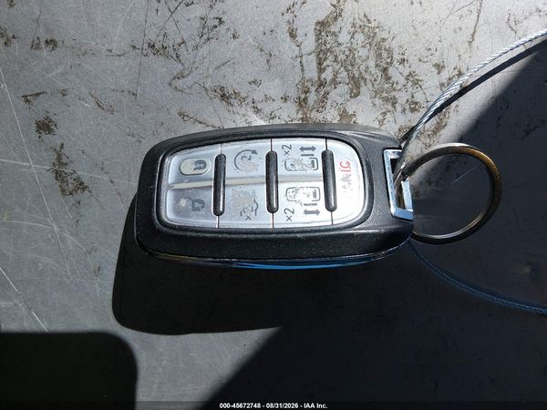 2020 CHRYSLER PACIFICA TOURING — I11