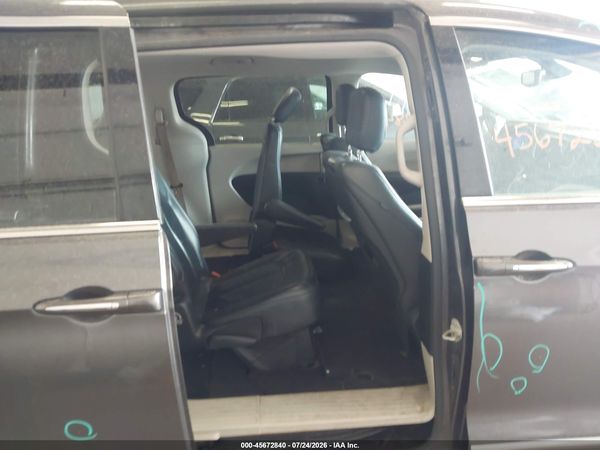 2017 CHRYSLER PACIFICA TOURING-L PLUS — I8