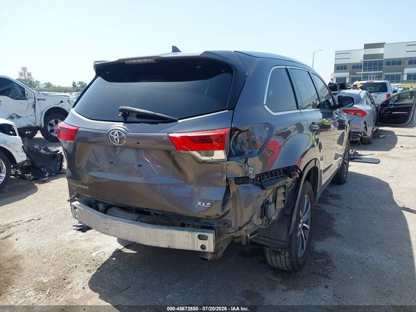 2018 TOYOTA HIGHLANDER XLE