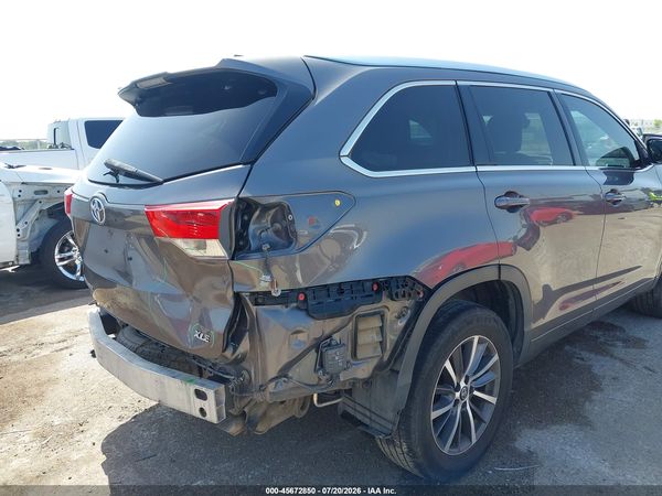 2018 TOYOTA HIGHLANDER XLE