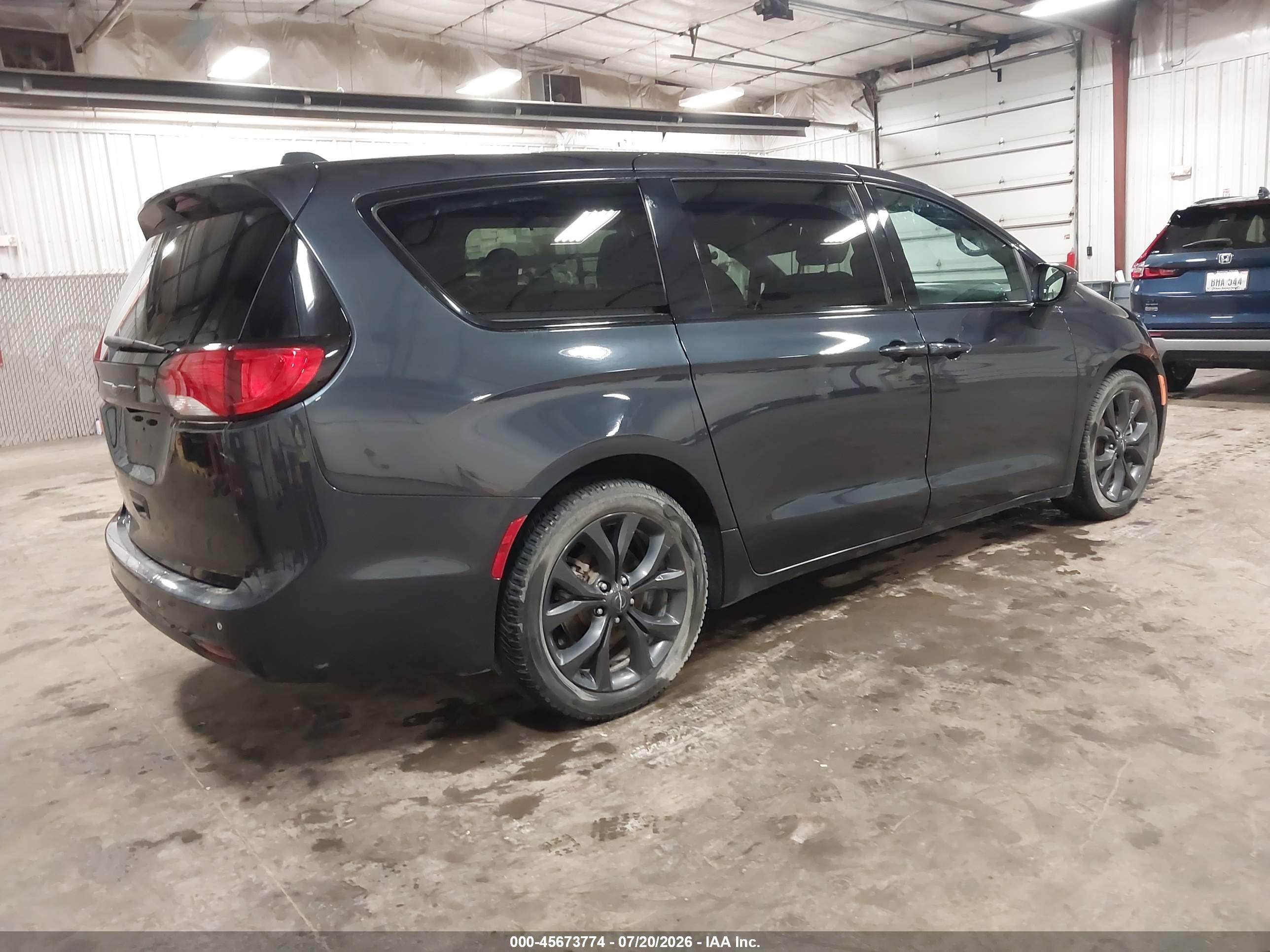 2019 CHRYSLER PACIFICA TOURING PLUS — I4