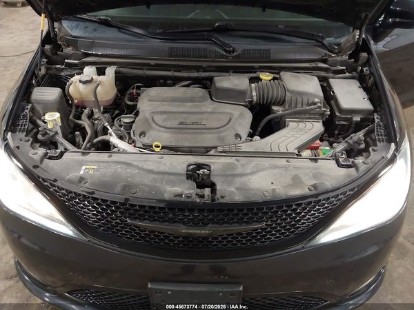 2019 CHRYSLER PACIFICA TOURING PLUS — I10