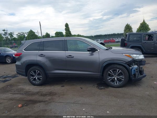 2018 TOYOTA HIGHLANDER LE