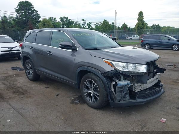 2018 TOYOTA HIGHLANDER LE