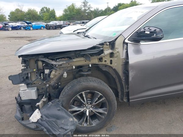 2018 TOYOTA HIGHLANDER LE